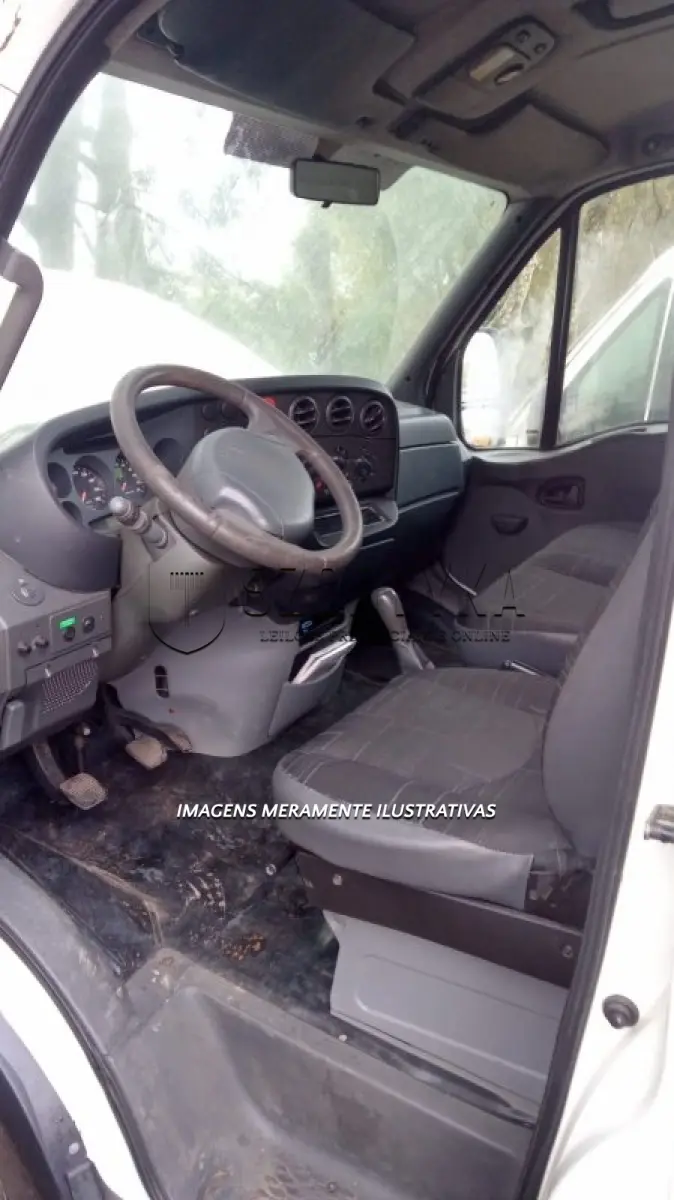 LOTE 003 - VEÍCULO AMBULÂNCIA IVECO/DAILY 55C16, PLACAS ITB8D06, ANO/MOD 2012/2012, COR BRANCA.