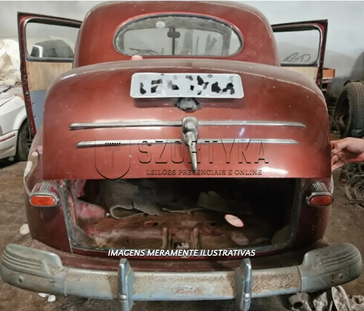 LOTE 001 - IMP/FORD COUPÊ 1946
