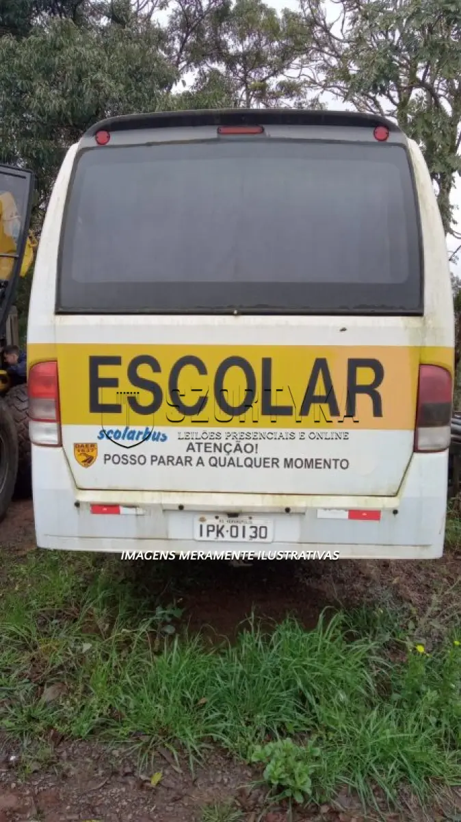 LOTE 001 - ÔNIBUS MARCOPOLO/VOLARE W8 ESC, PLACAS IPK0130, ANO/MOD 2008/2009, DE COR BRANCA, LOTAÇÃO PARA 32 PASSAGEIROS.