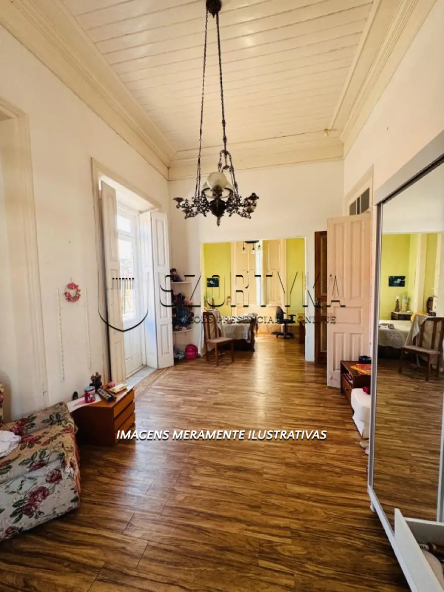 LOTE 001 - PRÉDIO CLÁSSICO EM ESQUINA NOBRE NO CENTRO DA CIDADE
