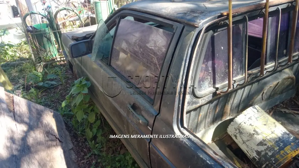 LOTE 011 - VEÍCULO VW/SAVEIRO GL 1.8, PLACAS ICH3265, ANO/MOD 1994/1994, COR AZUL.