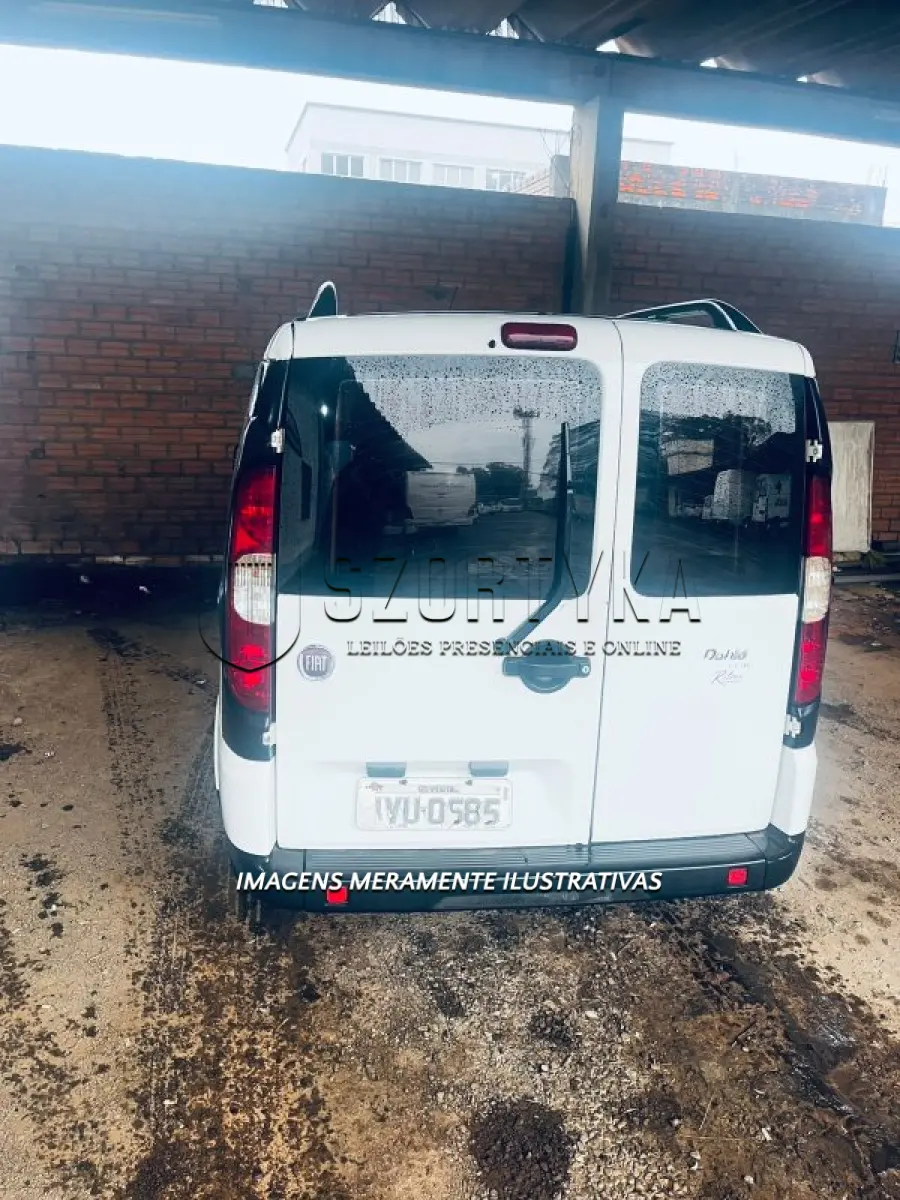 LOTE 024 - FIAT DOBLO ESSENCE 1.8, ANO/MOD 2014, placas IVU0585