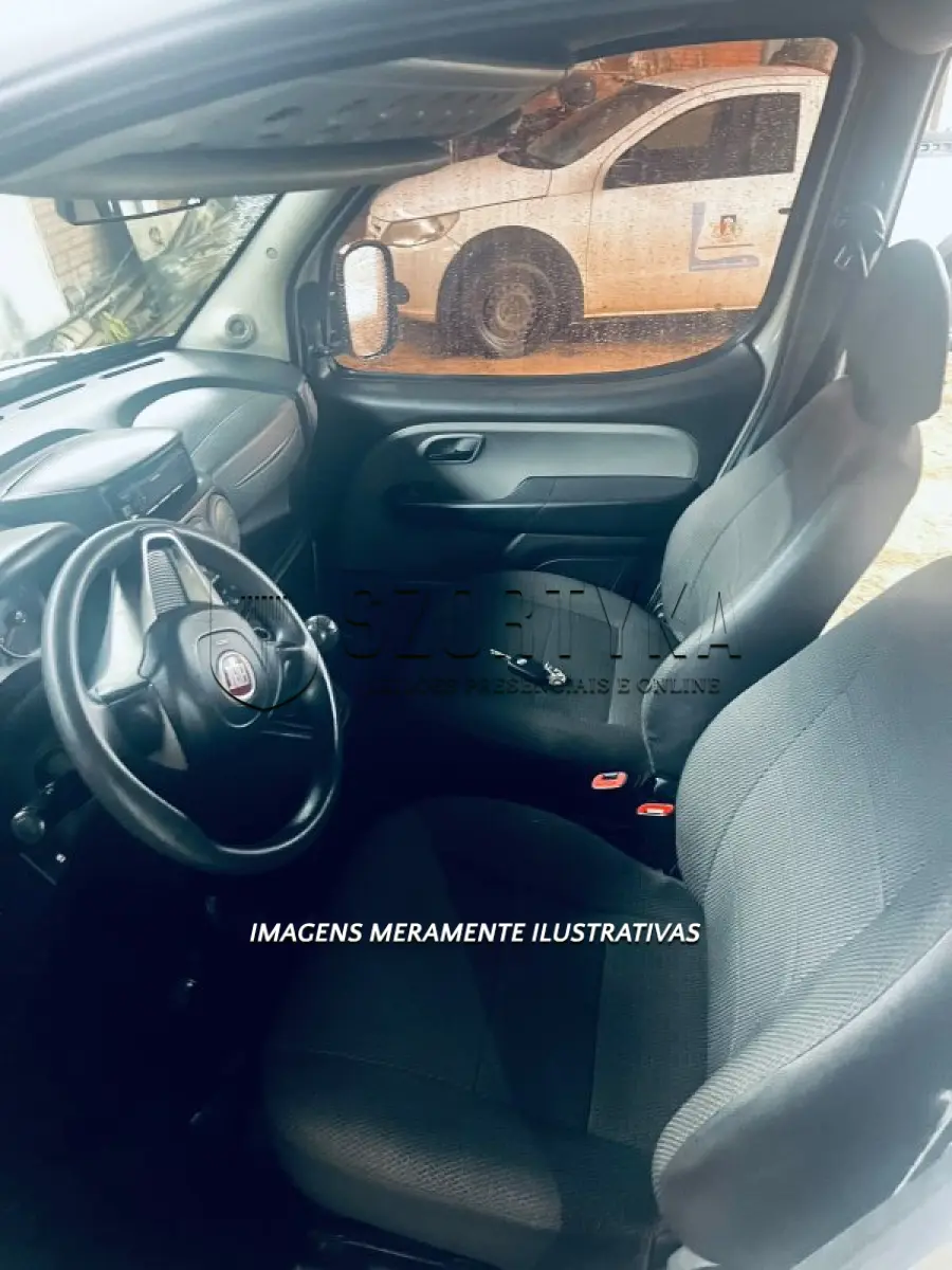LOTE 024 - FIAT DOBLO ESSENCE 1.8, ANO/MOD 2014, placas IVU0585