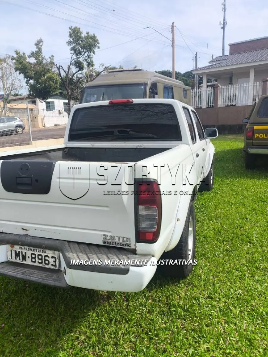 LOTE 025 - NISSAN/FRONTIER 4X4 SE - PLACA: IMW8963