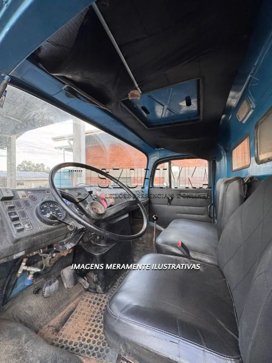 LOTE 008 - CAMINHÃO MERCEDES BENZ/LK 1113, ANO/MOD 1985/1985, PLACAS IFD6805, COR AZUL