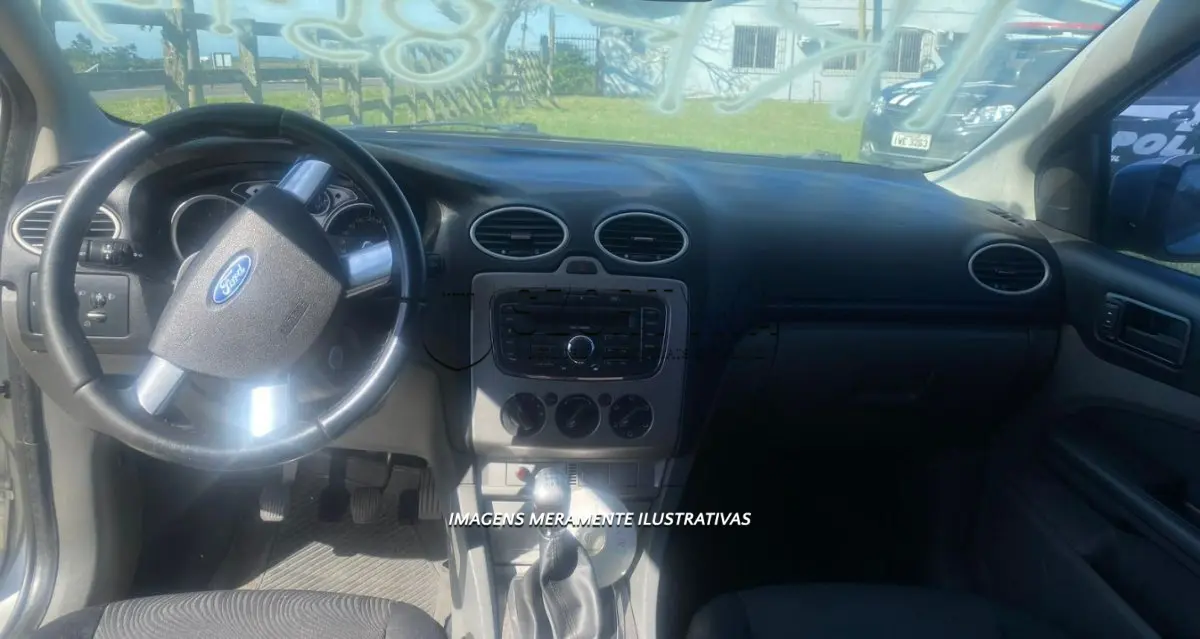 LOTE 037 - I/FORD FOCUS 2L FC FLEX - PLACA: IRP8574