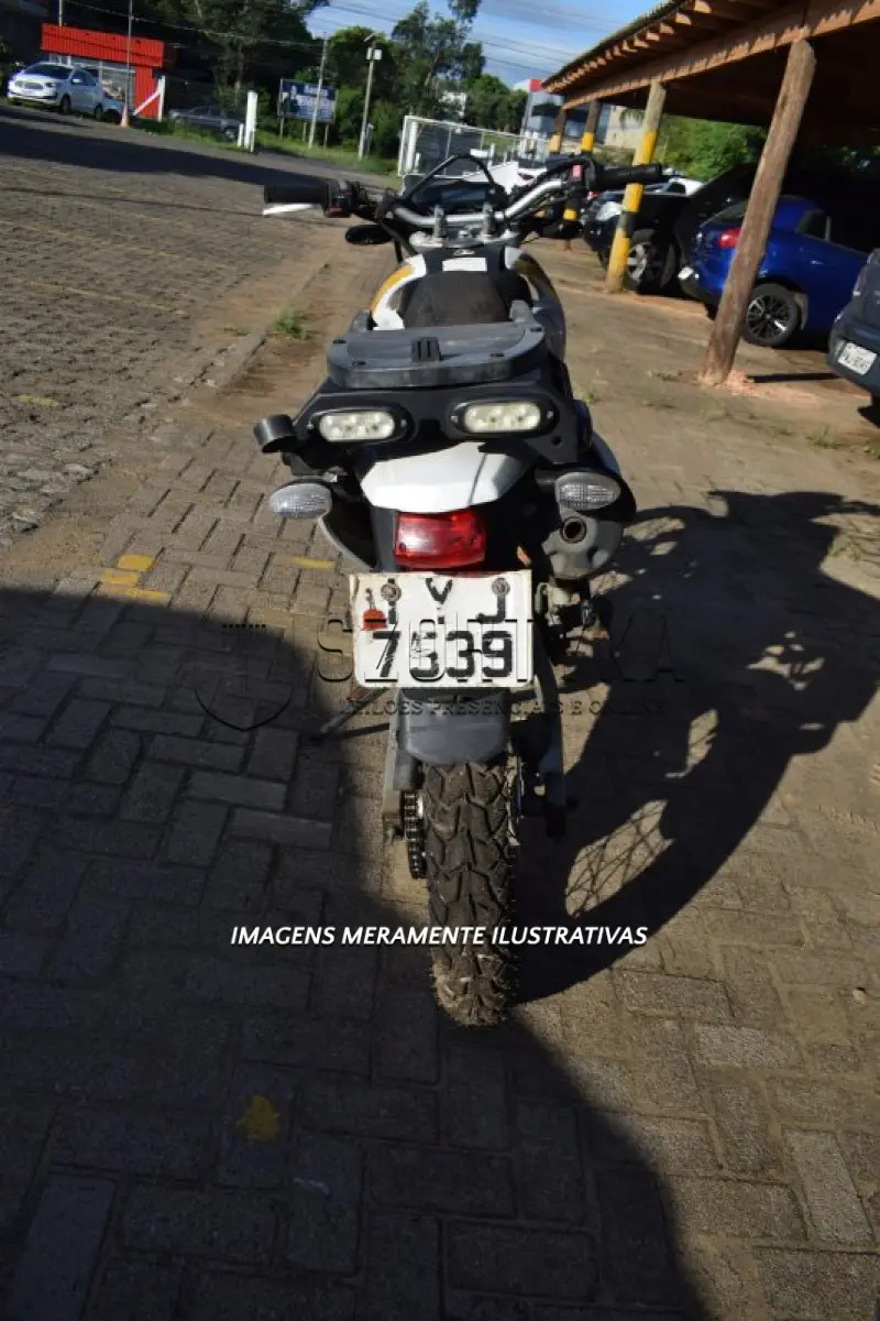 LOTE 006 - YAMAHA/XTZ 250 LANDER - PLACA: IYJ7539