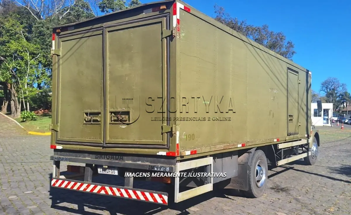 LOTE 016 - M.BENZ/CAMINHÃO L1113 TOPLINE - PLACA: IZX0F56