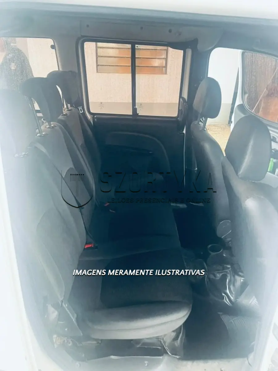 LOTE 024 - FIAT DOBLO ESSENCE 1.8, ANO/MOD 2014, placas IVU0585