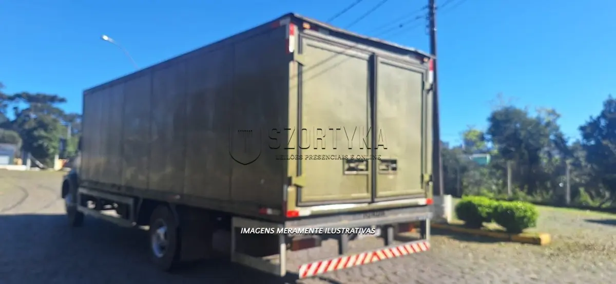 LOTE 016 - M.BENZ/CAMINHÃO L1113 TOPLINE - PLACA: IZX0F56