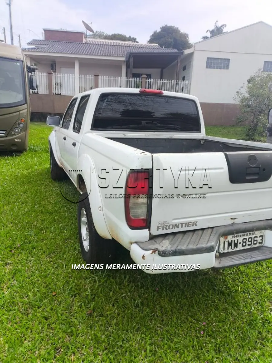 LOTE 025 - NISSAN/FRONTIER 4X4 SE - PLACA: IMW8963