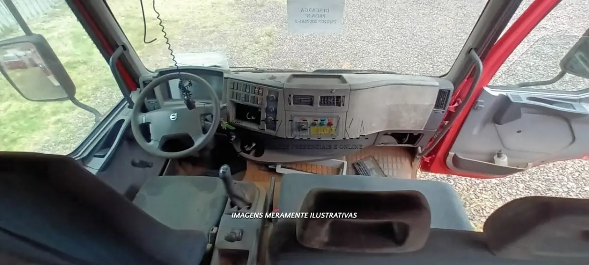 LOTE 008 - VOLVO/CAMINHÃO VM 270 MITREN - PLACA: IUO6A46