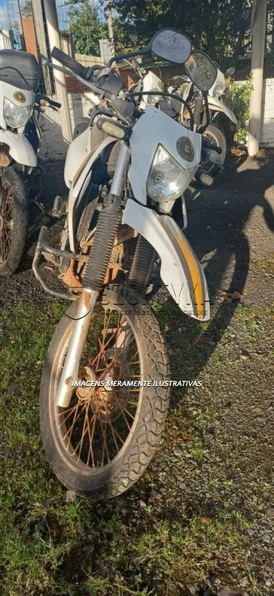 LOTE 024 - YAMAHA/XTZ 250 LANDER - PLACA: IYJ7569