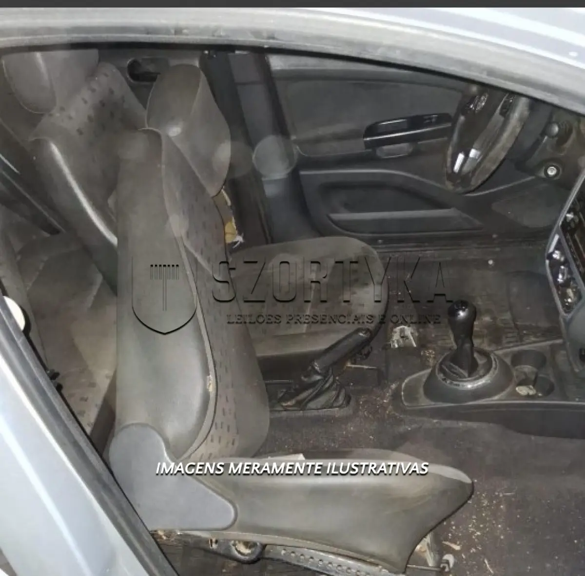 LOTE 001 - Veículo VW/VOYAGE CL MB, Ano/Modelo: 2015/2016, placas IWR8D83.