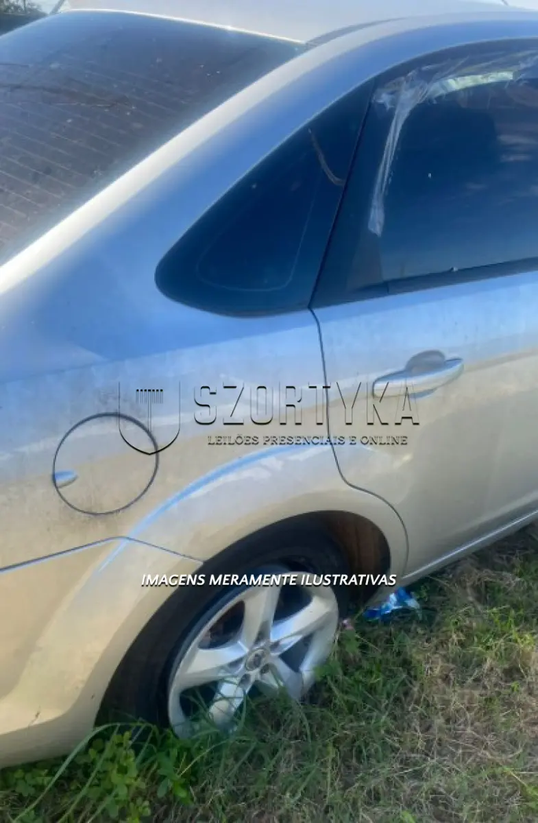 LOTE 037 - I/FORD FOCUS 2L FC FLEX - PLACA: IRP8574