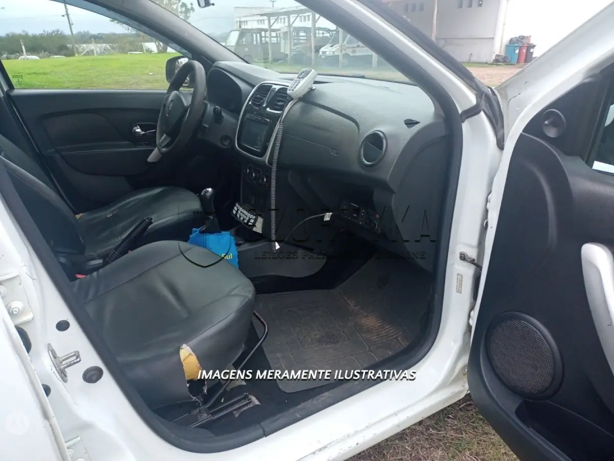 LOTE 017 - RENAULT/SANDERO EXPR 16 - PLACA: IXP2740