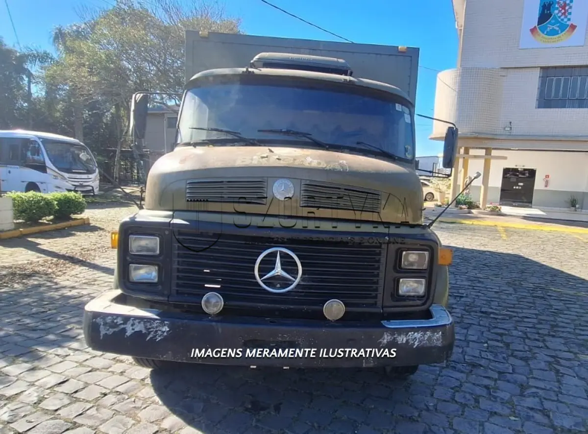 LOTE 016 - M.BENZ/CAMINHÃO L1113 TOPLINE - PLACA: IZX0F56
