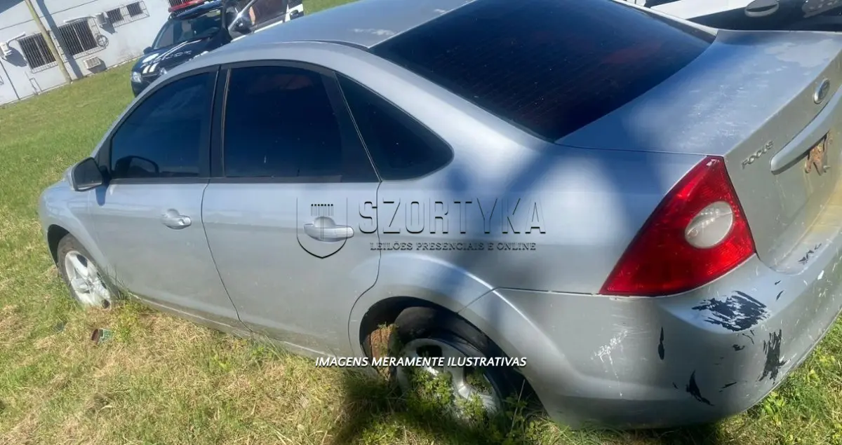 LOTE 037 - I/FORD FOCUS 2L FC FLEX - PLACA: IRP8574