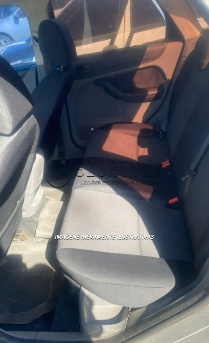 LOTE 037 - I/FORD FOCUS 2L FC FLEX - PLACA: IRP8574