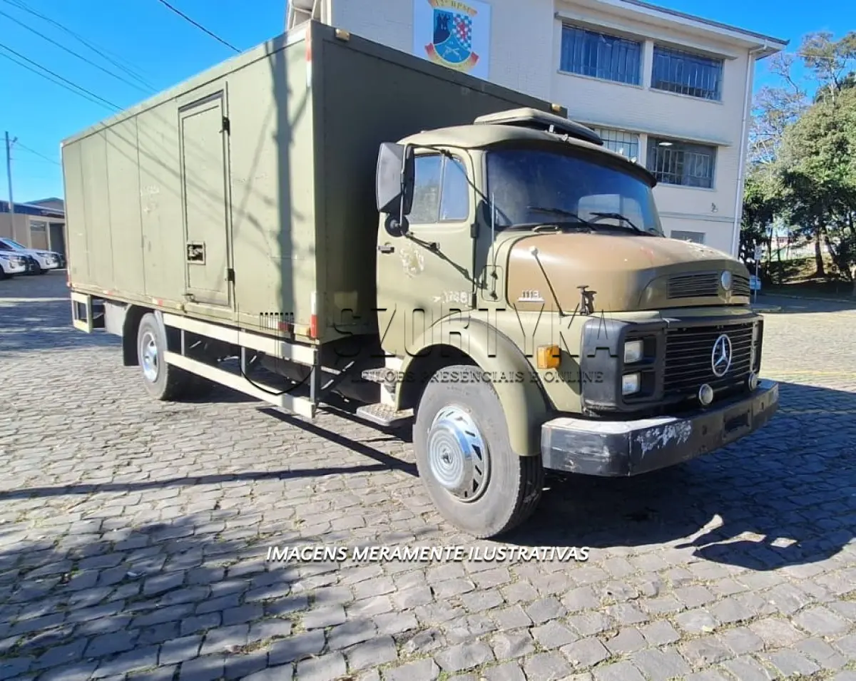 LOTE 016 - M.BENZ/CAMINHÃO L1113 TOPLINE - PLACA: IZX0F56