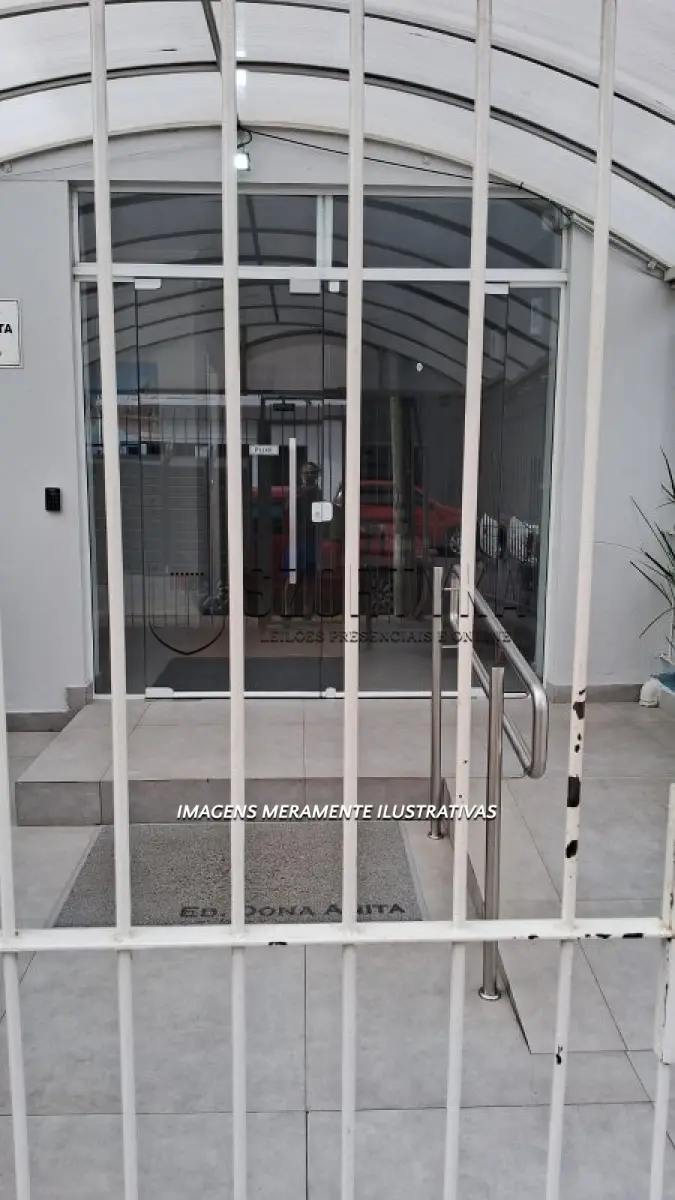 LOTE 011 - Apartamento no Bairro Floresta em Porto Alegre