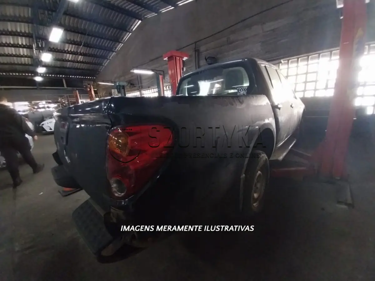 LOTE 060 - MMC/L200 TRITON 3.2 D - PLACA: IUS2932