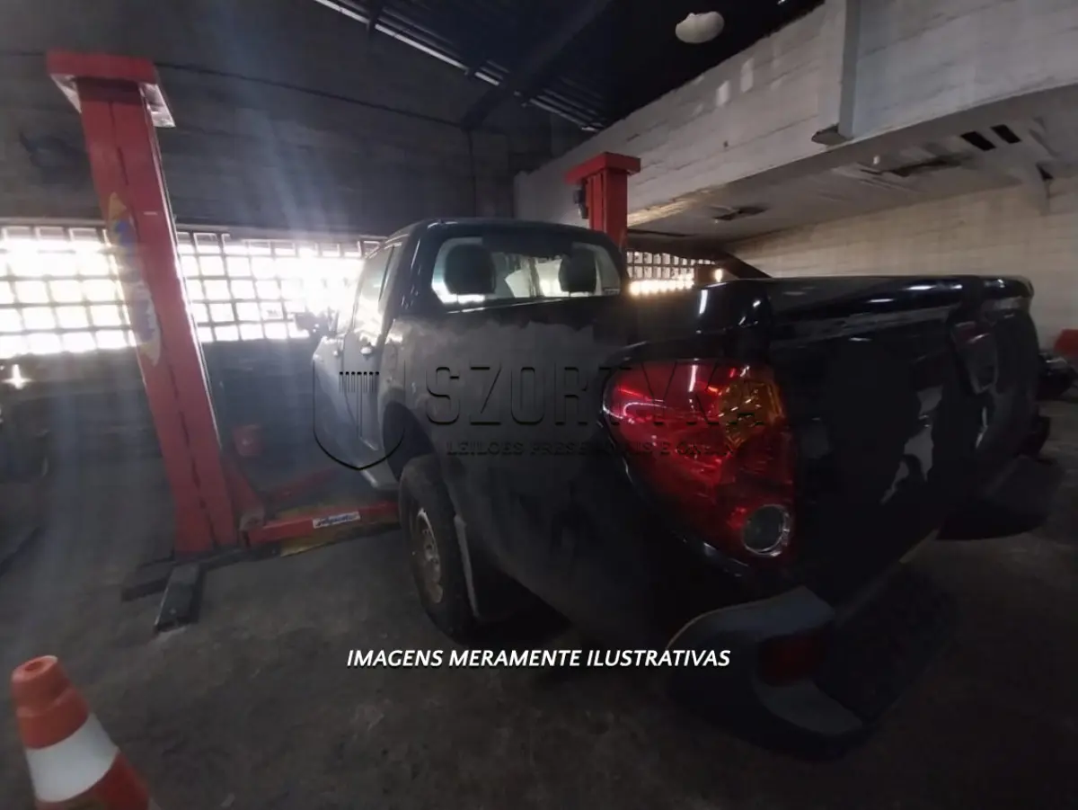 LOTE 060 - MMC/L200 TRITON 3.2 D - PLACA: IUS2932