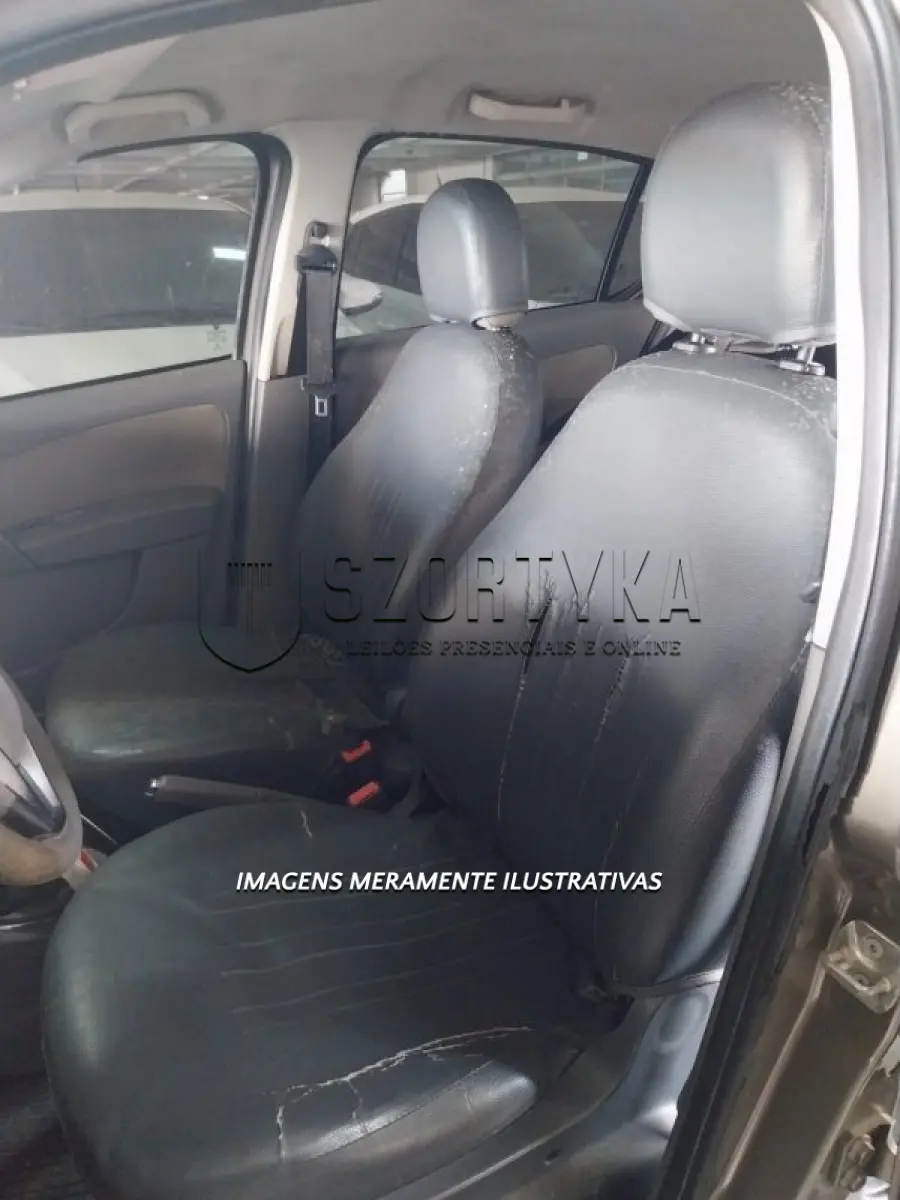 LOTE 061 - FIAT/PALIO ESSENCE 1.6 - PLACA: IVP9056