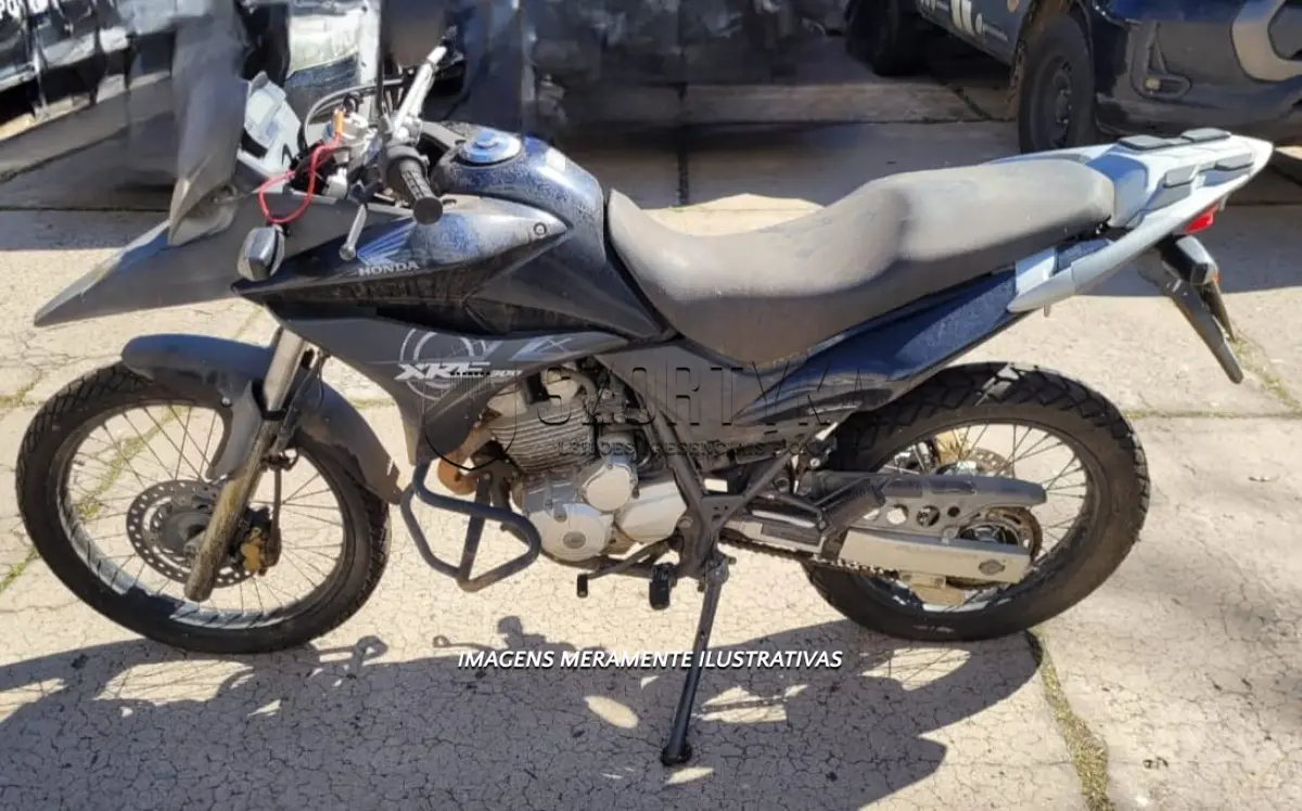 LOTE 118 - HONDA/XRE 300 - PLACA: IUA4573
