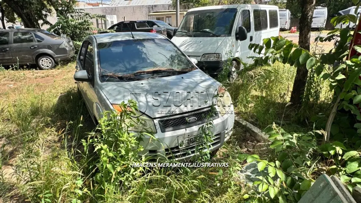 LOTE 084 - FORD/FIESTA SEDAN 1.6 FLEX - PLACA: IPO6164