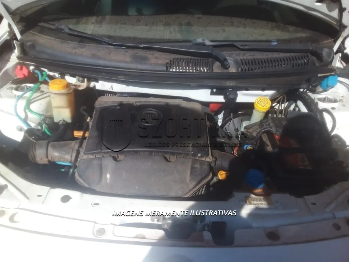 LOTE 102 - FIAT/PALIO ESSENCE 1.6 - PLACA: IVX0618