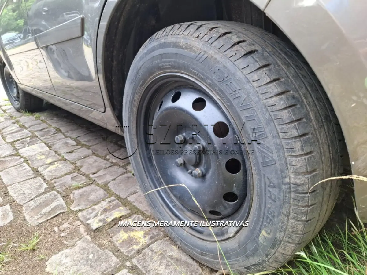 LOTE 059 - FIAT/PALIO ESSENCE 1.6 - PLACA: IVQ2257