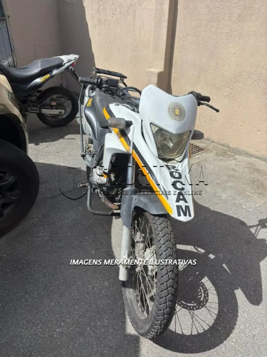 LOTE 042 - HONDA/XRE 300 - PLACA: IWA1481