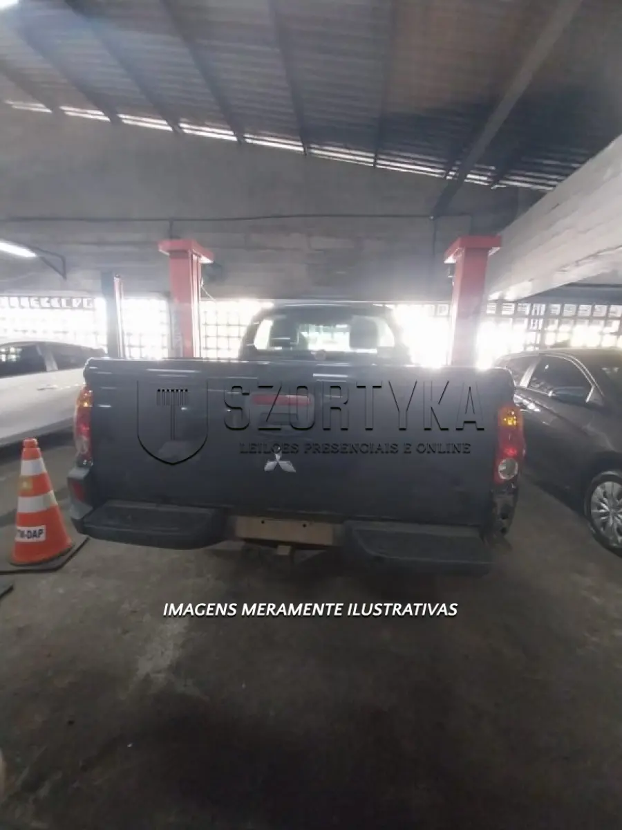 LOTE 060 - MMC/L200 TRITON 3.2 D - PLACA: IUS2932
