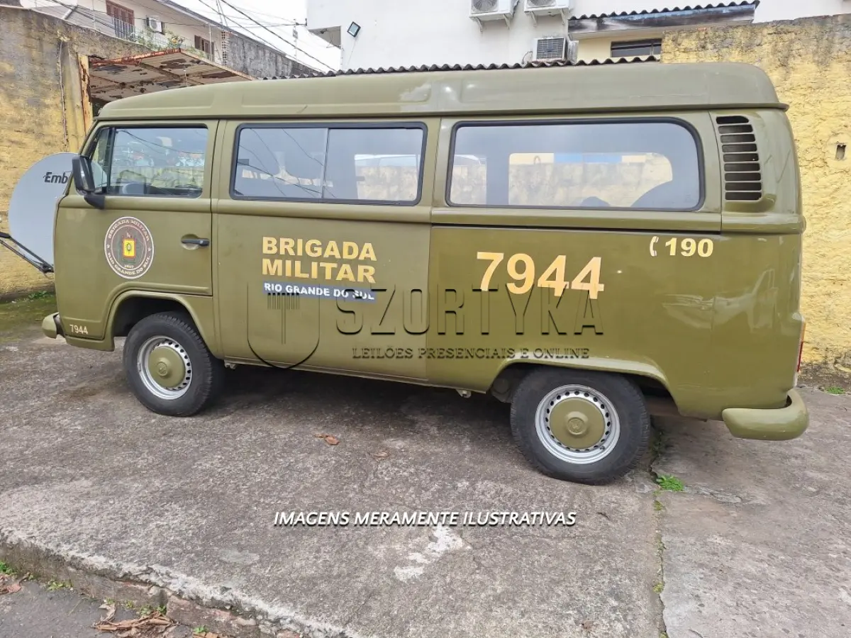 LOTE 112 - VW/KOMBI - PLACA: IMV7118