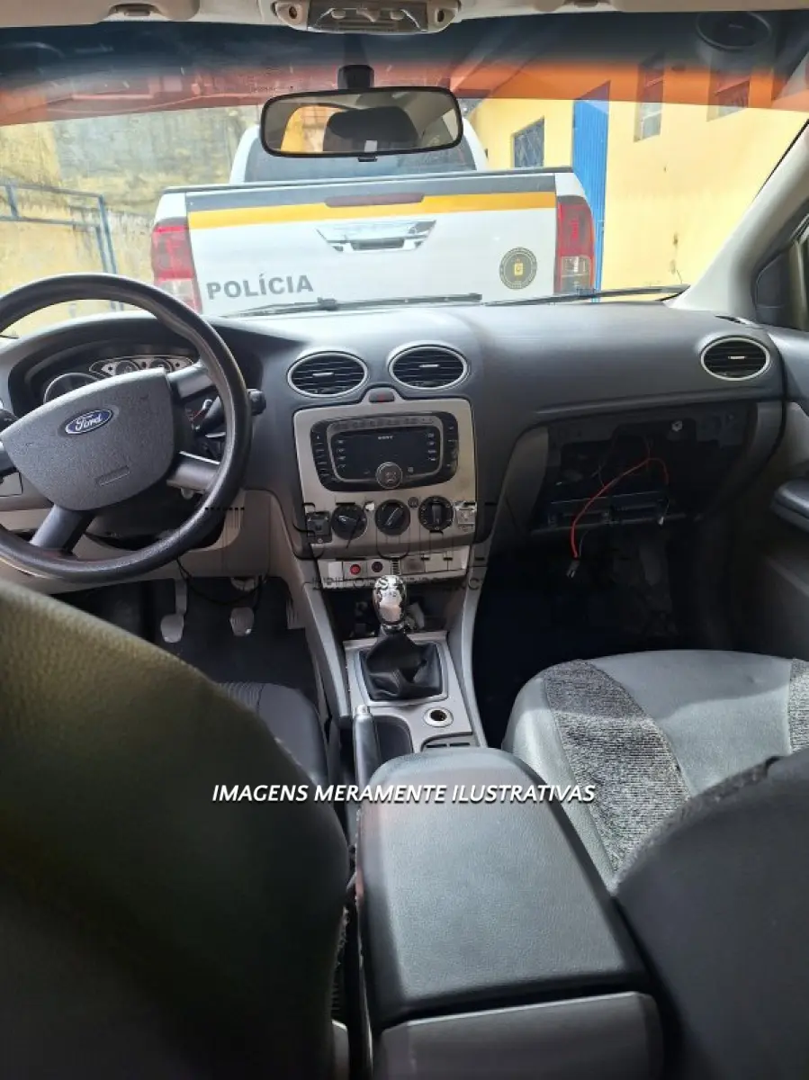 LOTE 113 - I/FORD FOCUS 2L FC FLEX - PLACA: JBM3D27
