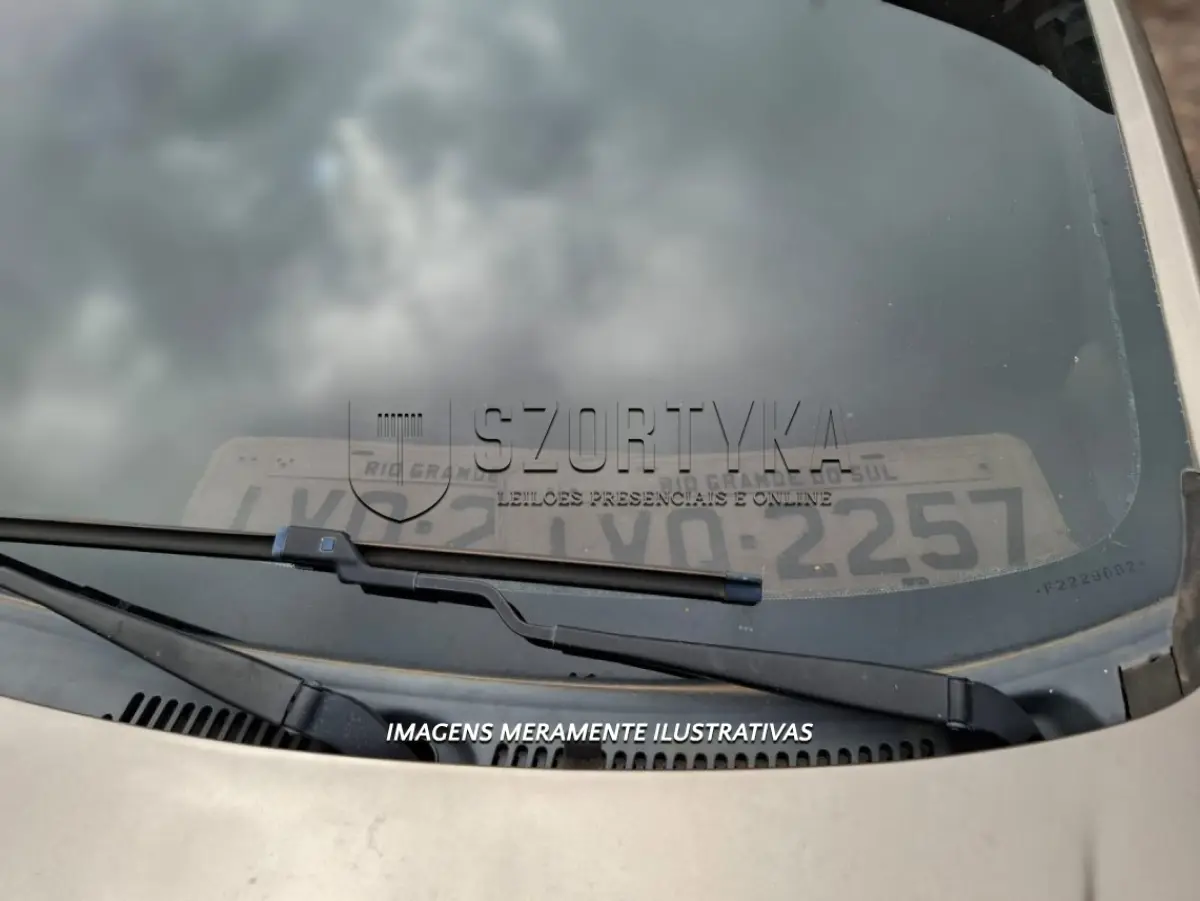 LOTE 059 - FIAT/PALIO ESSENCE 1.6 - PLACA: IVQ2257