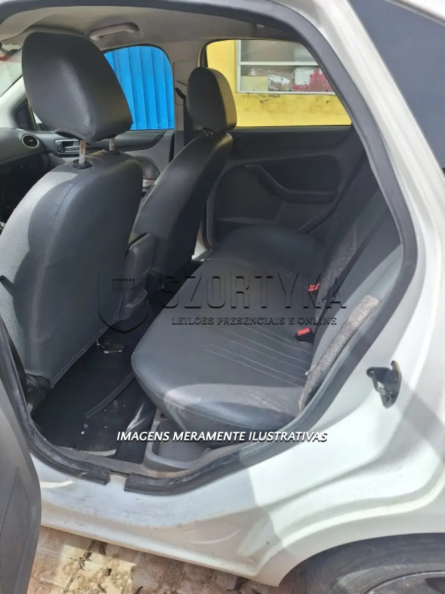 LOTE 113 - I/FORD FOCUS 2L FC FLEX - PLACA: JBM3D27
