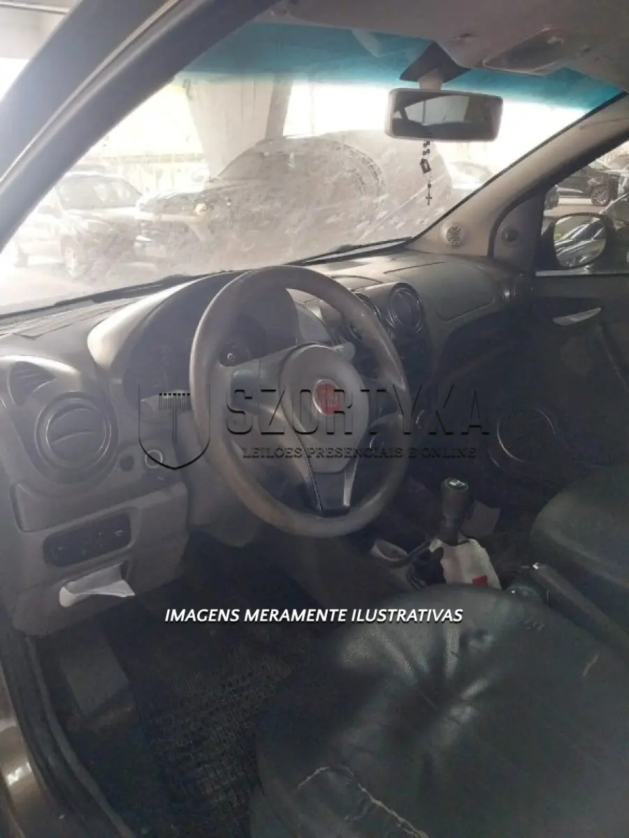 LOTE 061 - FIAT/PALIO ESSENCE 1.6 - PLACA: IVP9056