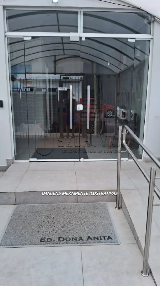 LOTE 011 - Apartamento no Bairro Floresta em Porto Alegre