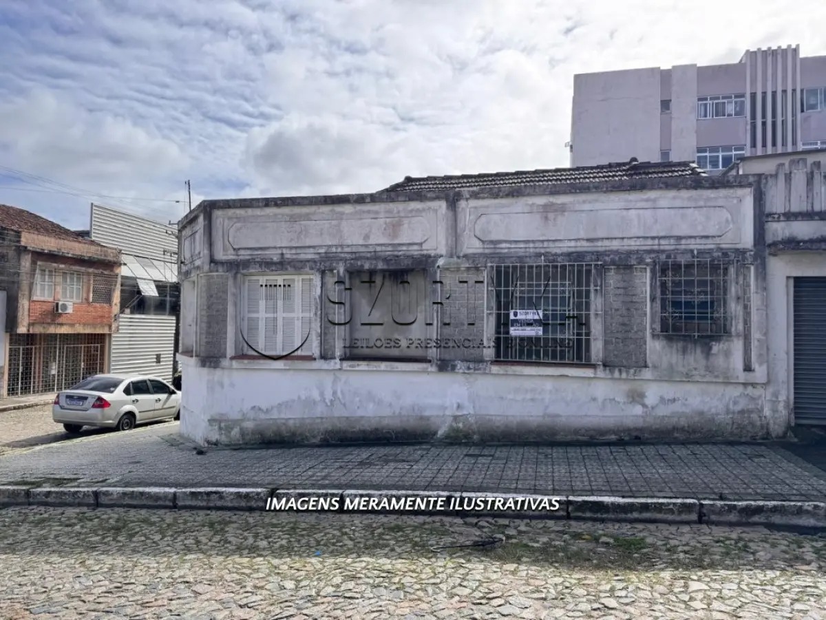 LOTE 001 - IMÓVEL NA RUA ANDRADE NEVES EM PELOTAS