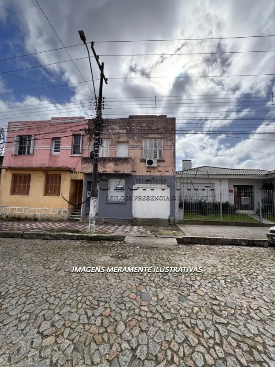 LOTE 002 - IMÓVEL NA RUA URUGUAI EM PELOTAS