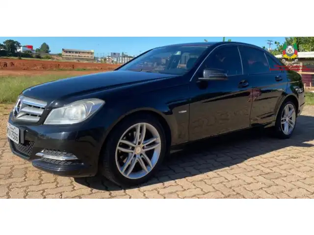 Leilão de uma  Mercedes Benz  C-180 CGI,  2012