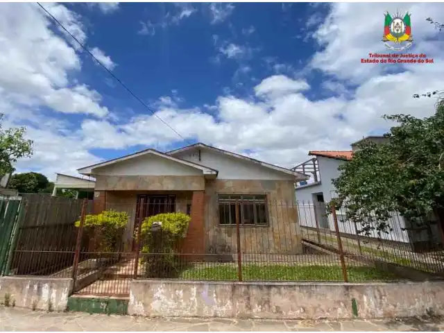 LEILÃO DE UM IMÓVEL NA AV. PRESIDENTE VARGAS EM CAMAQUÃ