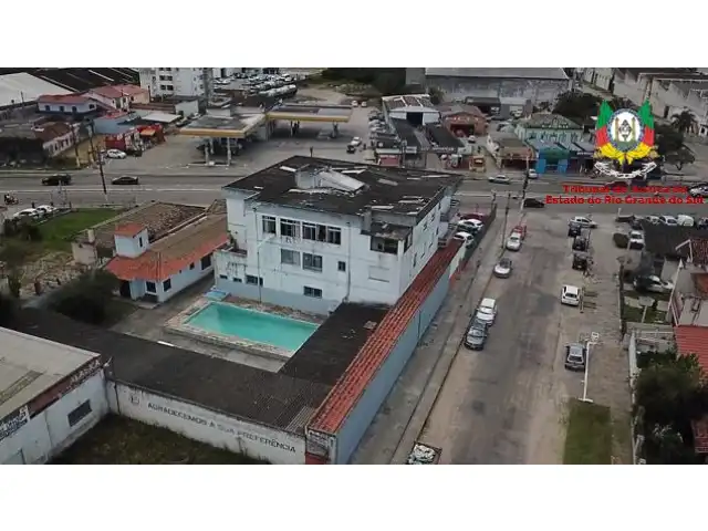 LEILÃO DE UM APARTAMENTO NA AVENIDA FERNANDO OSÓRIO COM 200M²