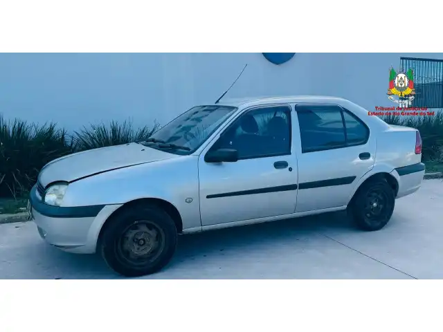 LEILÃO DE UM FORD FIESTA STREET,  2001/2002