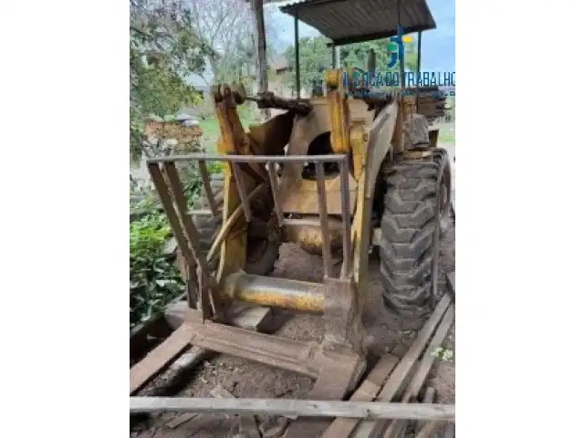 VENDA DIRETA DE UMA PÁ CARREGADEIRA MARCA MICHIGAN 75