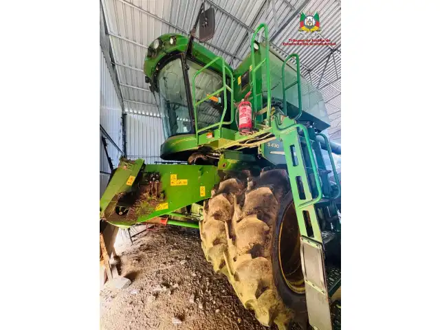 LEILÃO DE COLHEITADEIRA JOHN DEERE S430, ANO 2022, COM PLATAFORMA 620F E CARRETA AGROMANN