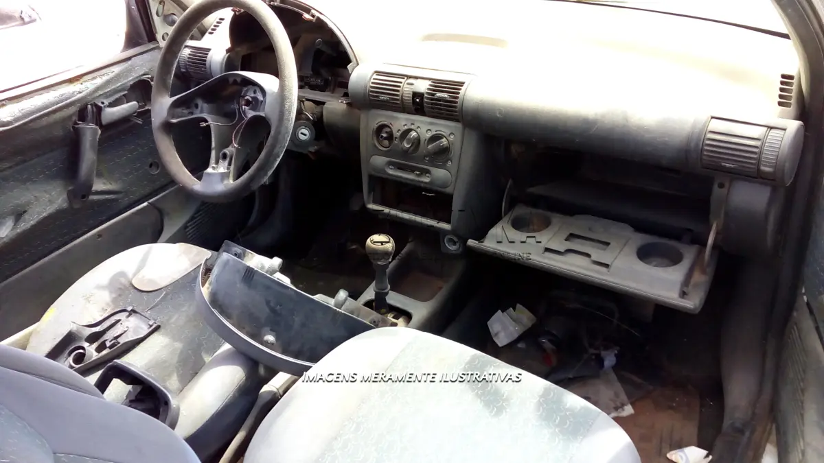 LOTE 004 - GM/CORSA ST PICK-UP IKN-1584 02-02