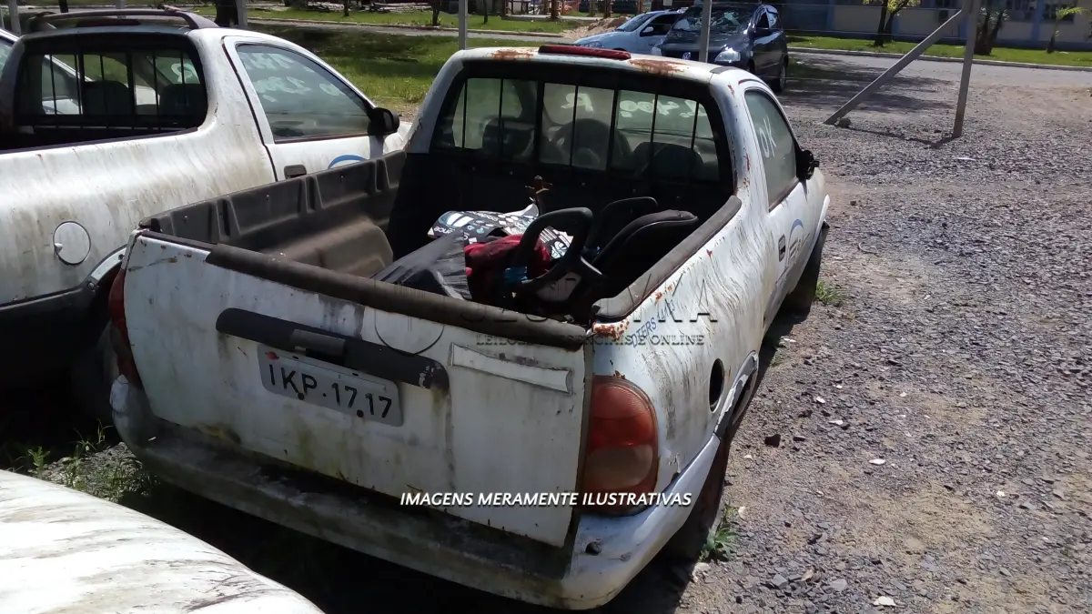 LOTE 014 - GM/CORSA ST PICK-UP IKP-1717 02-02